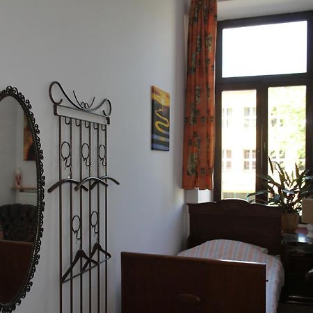 Pokoje Goscinne P.O.W. 17 Łódź Kamer foto