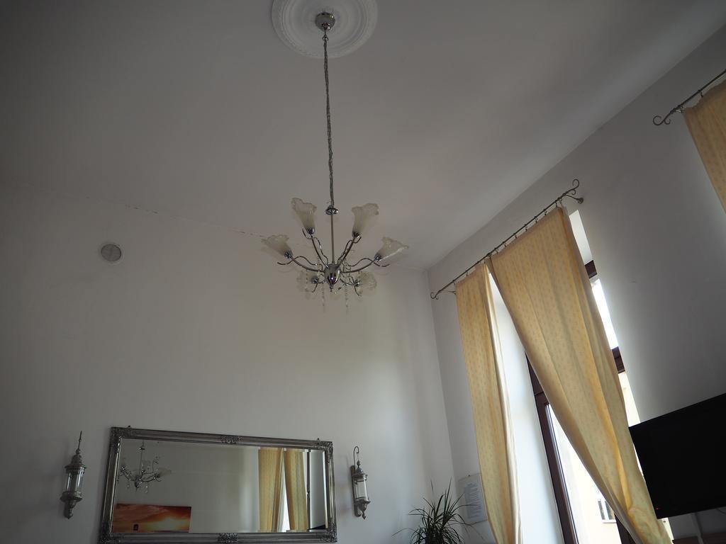 Pokoje Goscinne P.O.W. 17 Łódź Buitenkant foto