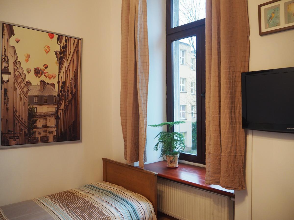 Pokoje Goscinne P.O.W. 17 Łódź Buitenkant foto